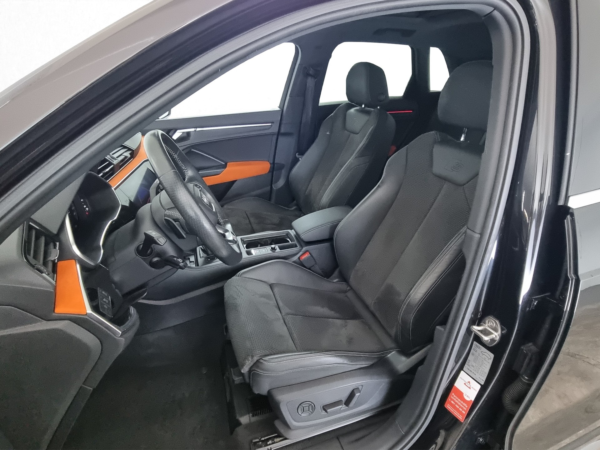 AUDI Q3 2.0 45 TFSI quattro S tronic-image-5