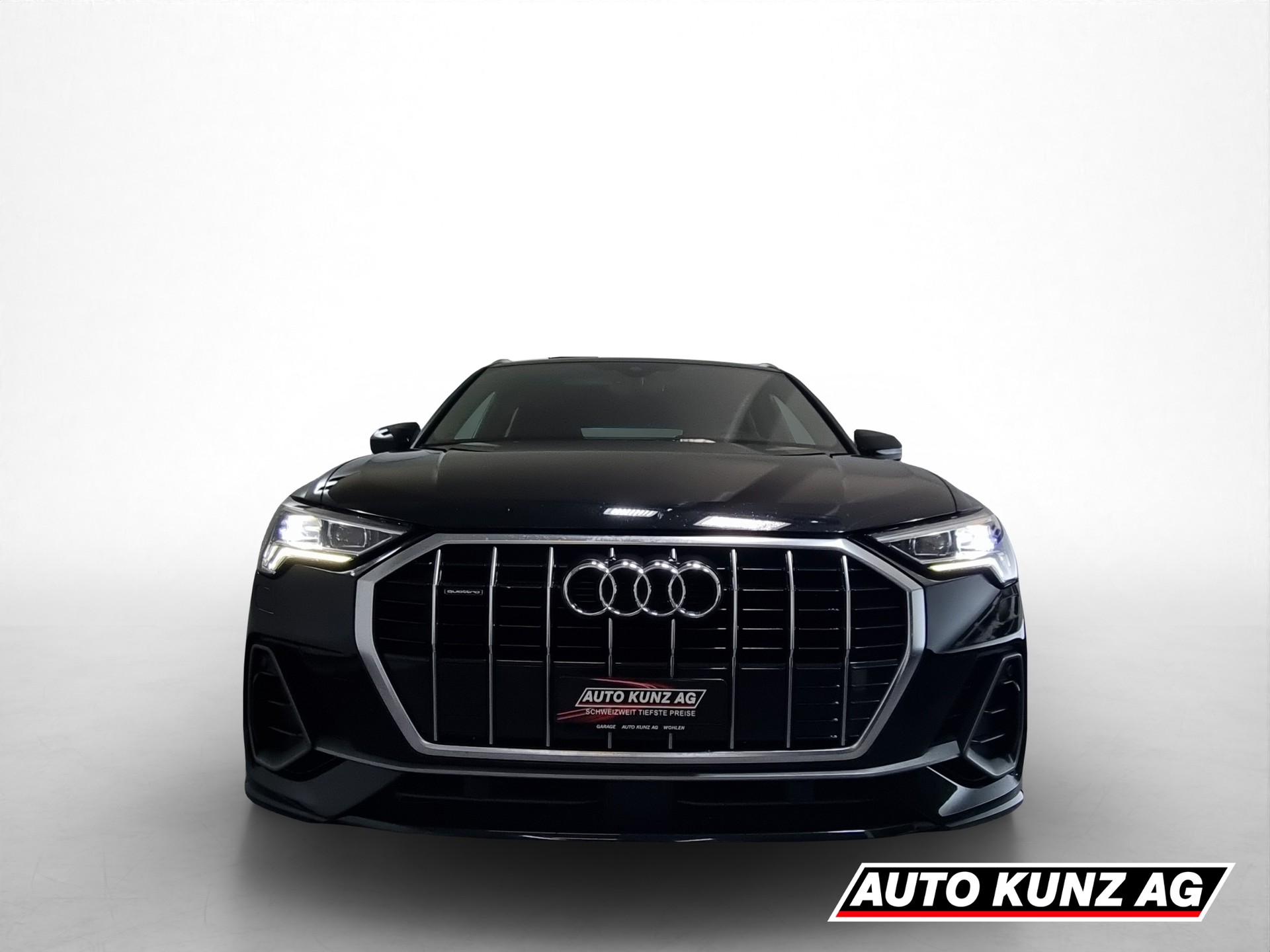 AUDI Q3 2.0 45 TFSI quattro S tronic-showroom-element-1