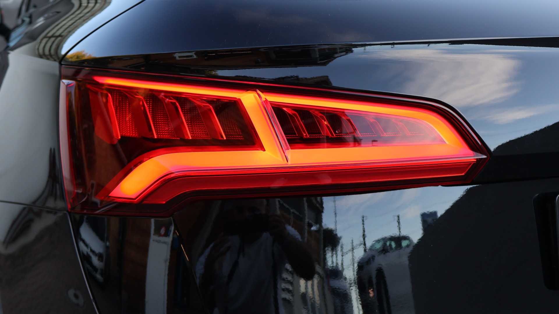 AUDI Q5 40 TDI sport quattro S-tronic-image-9