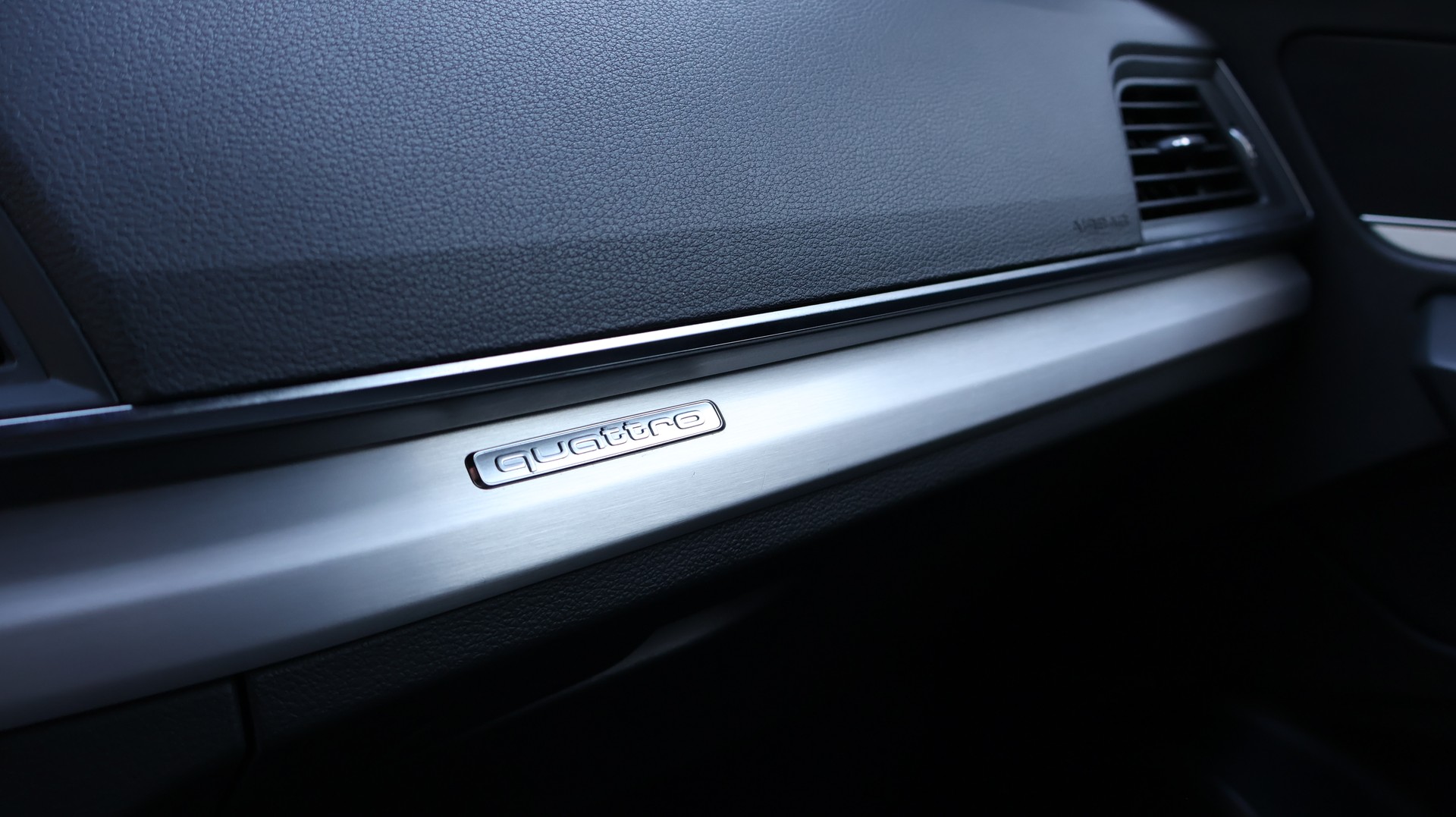 AUDI Q5 40 TDI sport quattro S-tronic-image-18