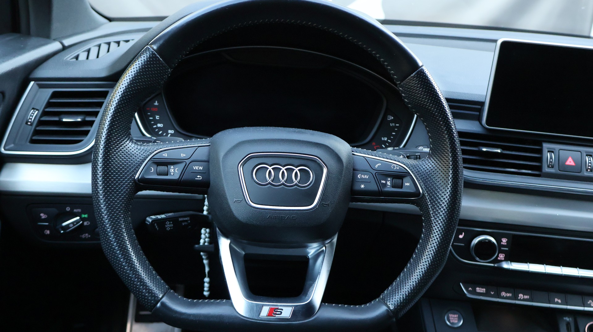 AUDI Q5 40 TDI sport quattro S-tronic-image-13