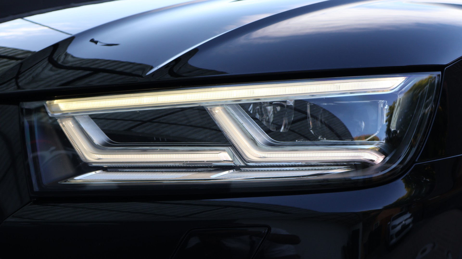 AUDI Q5 40 TDI sport quattro S-tronic-showroom-element-3