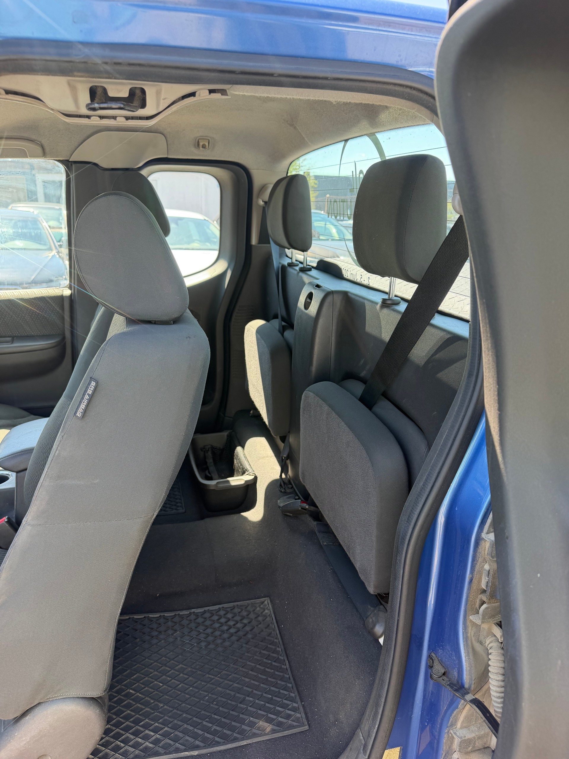 NISSAN Navara King Cab SE 2.5 dCi 4WD-image-5