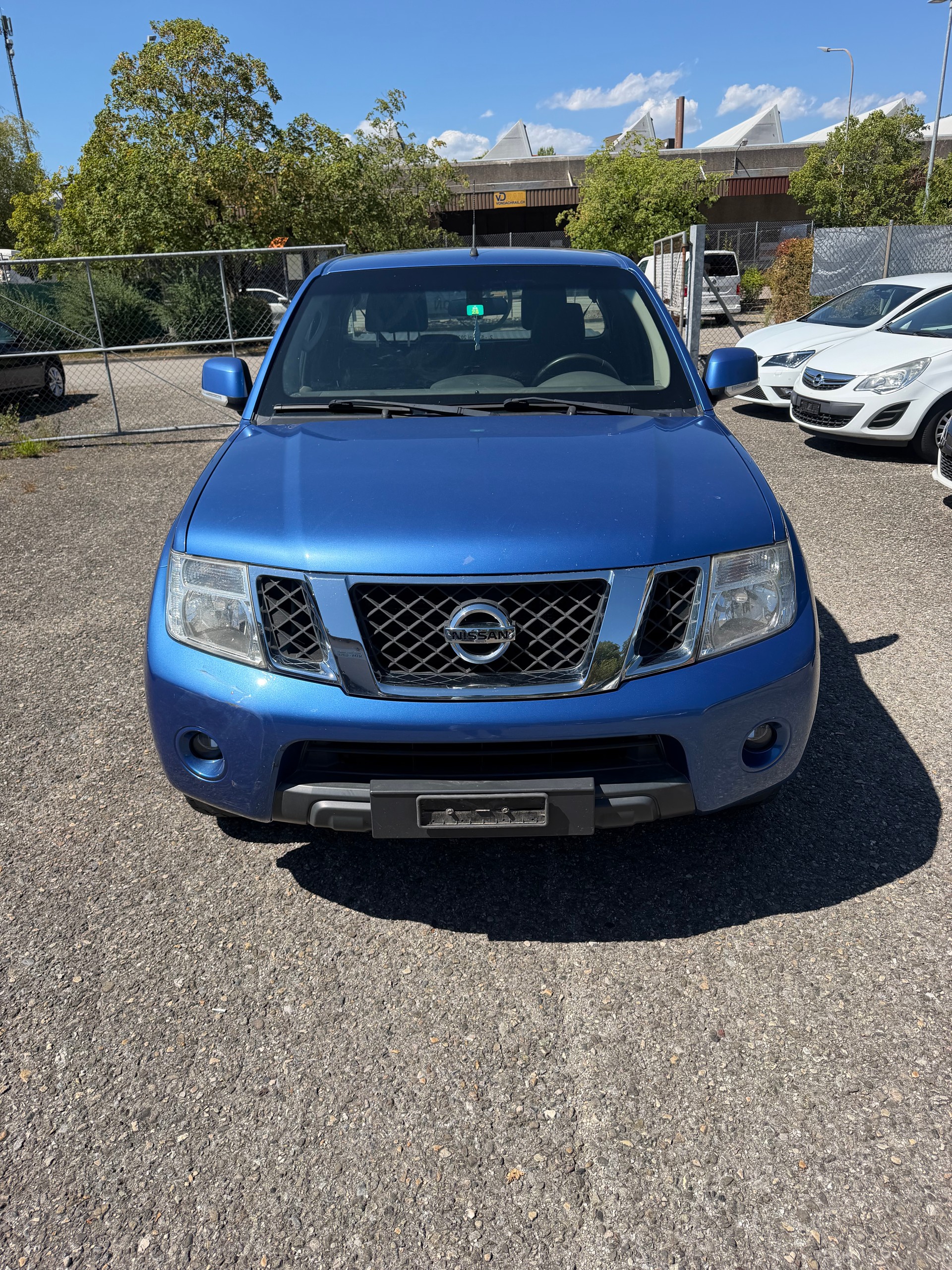 NISSAN Navara King Cab SE 2.5 dCi 4WD-image-2