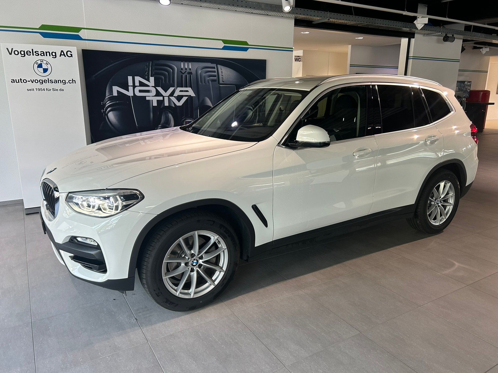 BMW X3 xDrive 20d Steptronic-showroom-element-2