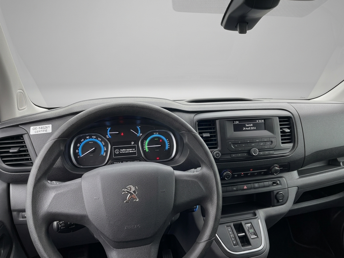 PEUGEOT 50 kWh Premium-image-8