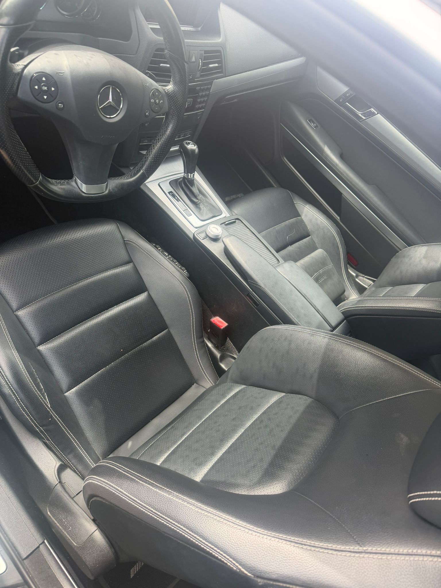 MERCEDES-BENZ E 200 CGI BlueEfficiency Automatic-image-3