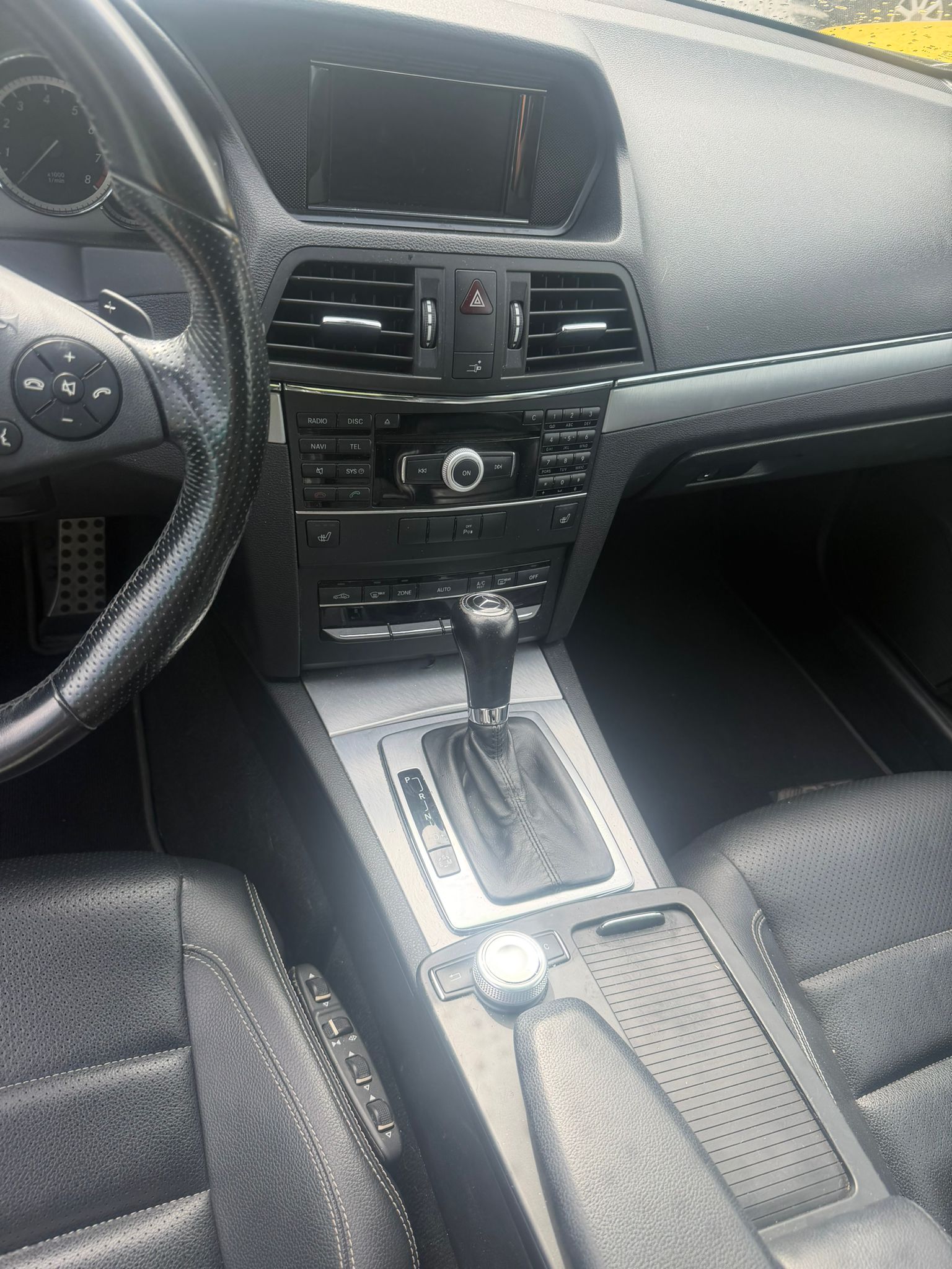 MERCEDES-BENZ E 200 CGI BlueEfficiency Automatic-image-5