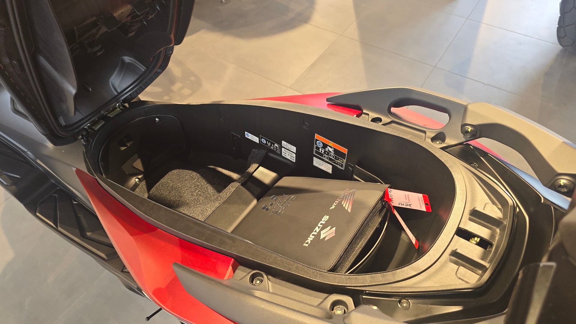 HONDA NSS 350 Smart Top Box-image-9