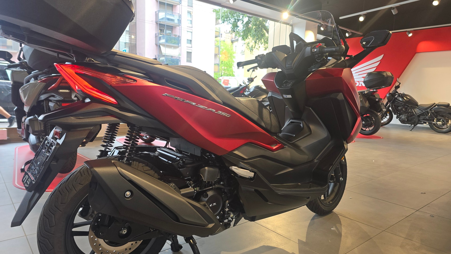 HONDA NSS 350 Smart Top Box-image-15