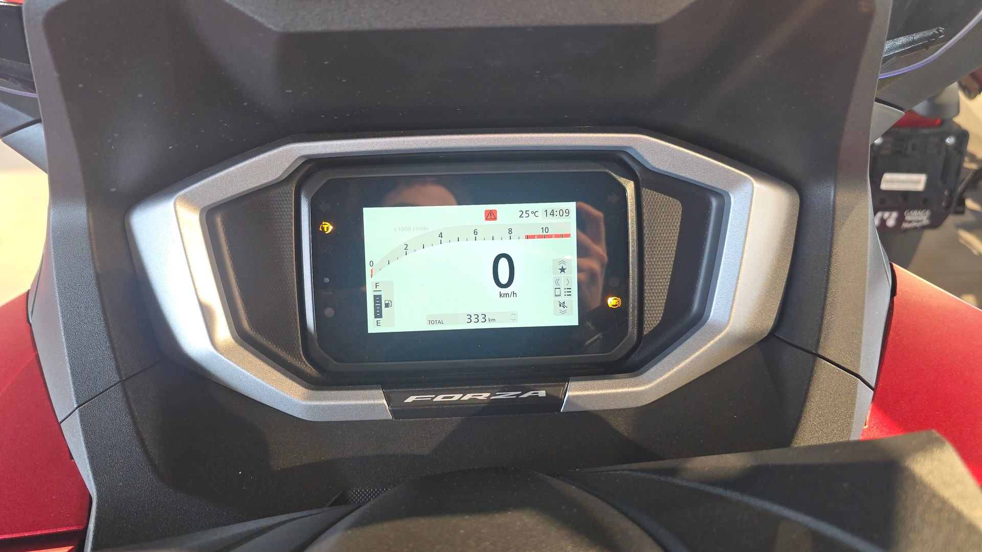 HONDA NSS 350 Smart Top Box-image-12