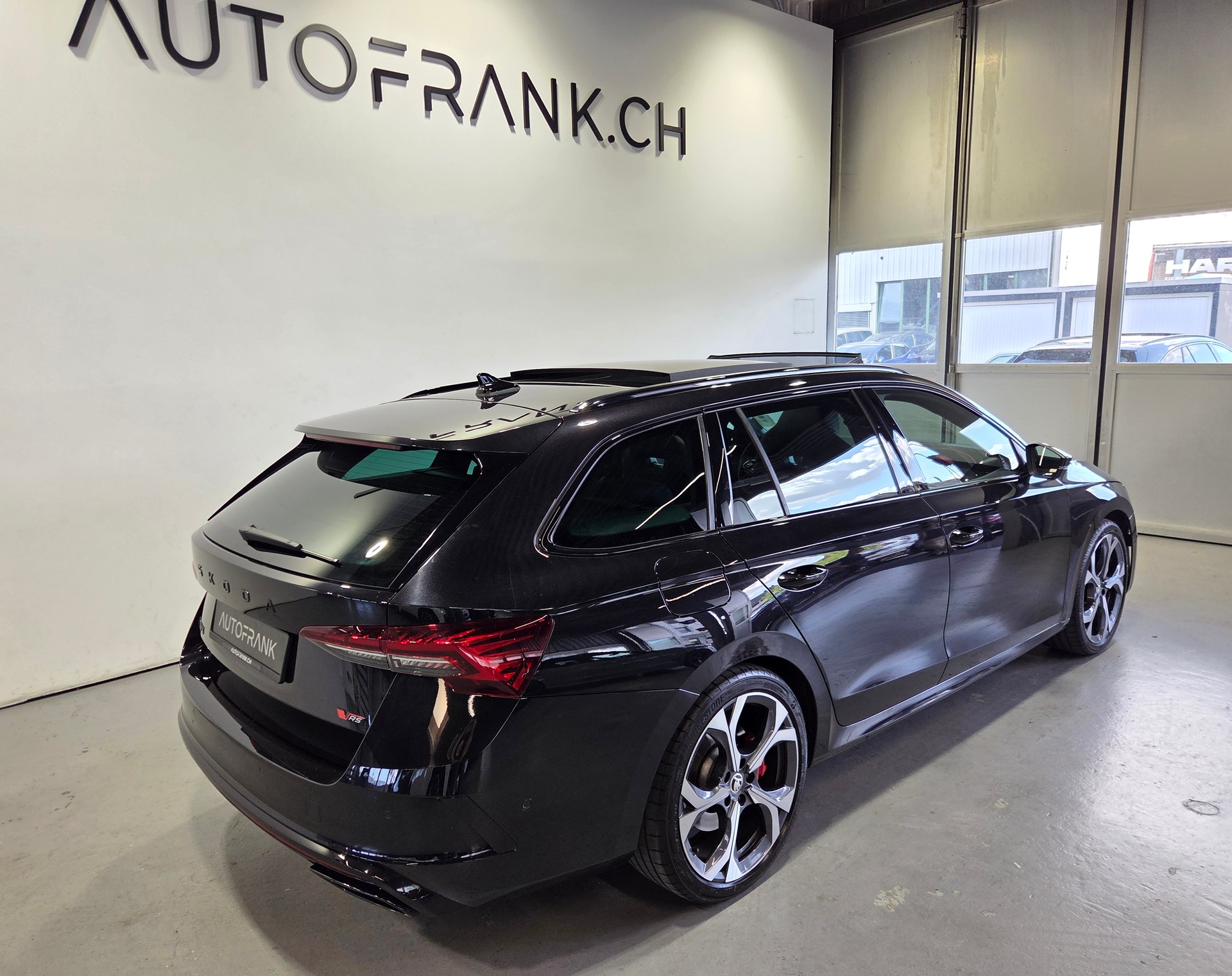 SKODA Octavia Combi 2.0 TSI RS DSG-image-22