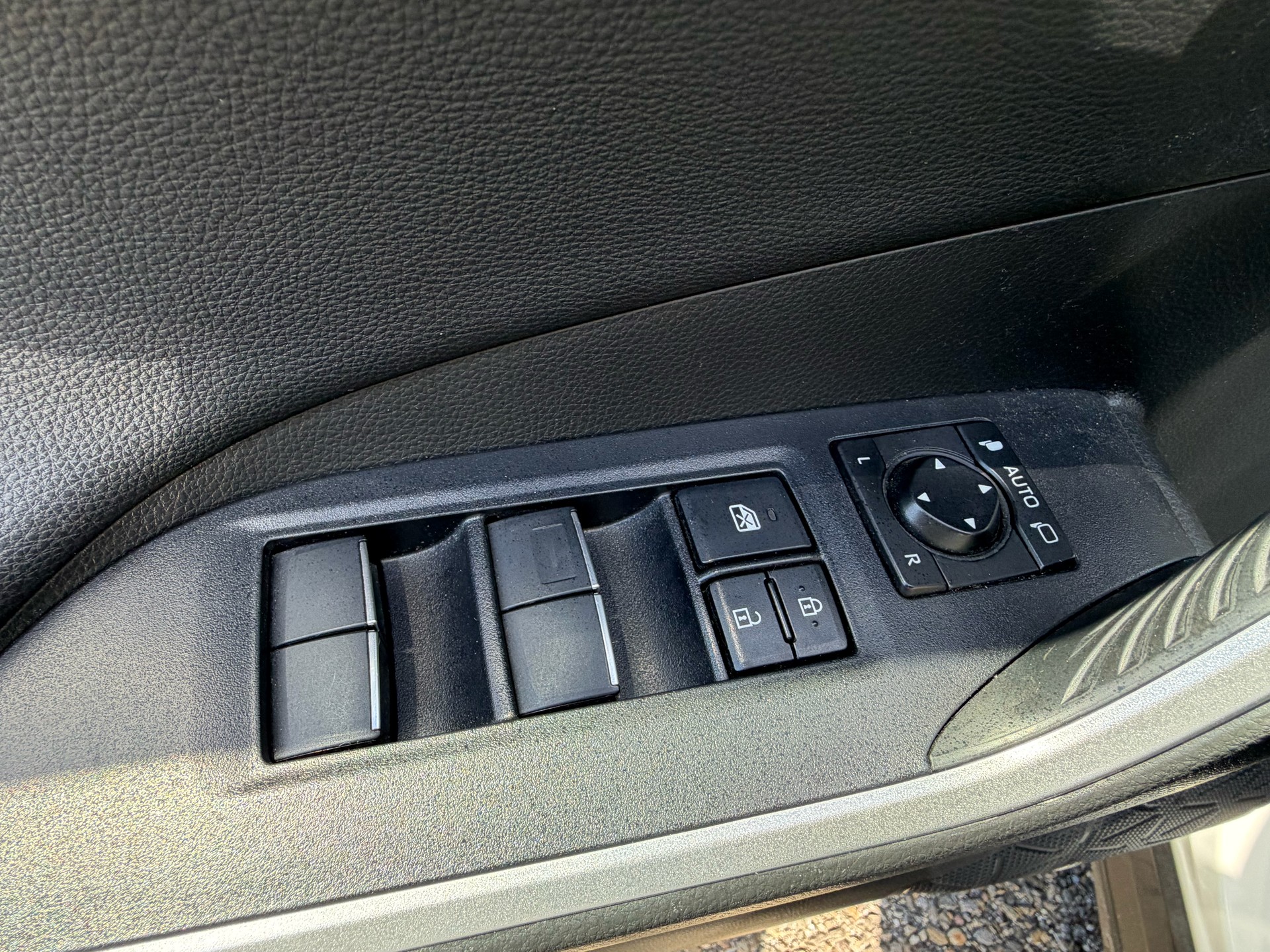 TOYOTA RAV-4 2.5 HSD Premium e-CVT 4WD-image-15