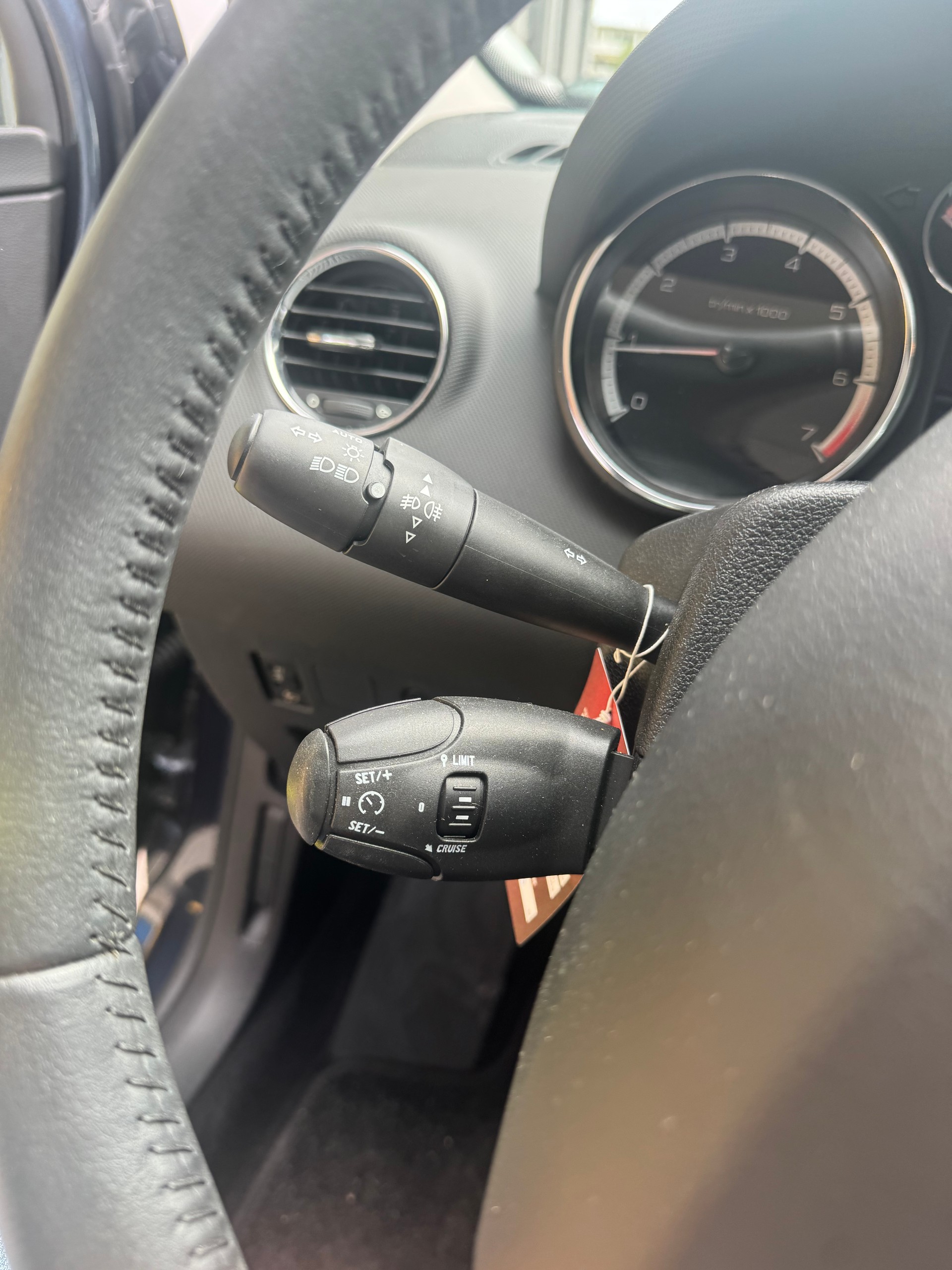 PEUGEOT 308 1.6 16V VTI Active-image-7