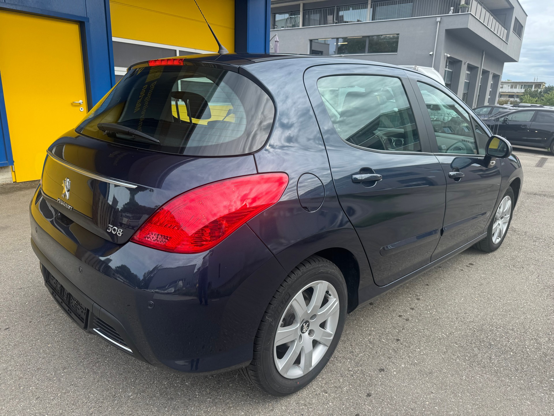 PEUGEOT 308 1.6 16V VTI Active-image-10