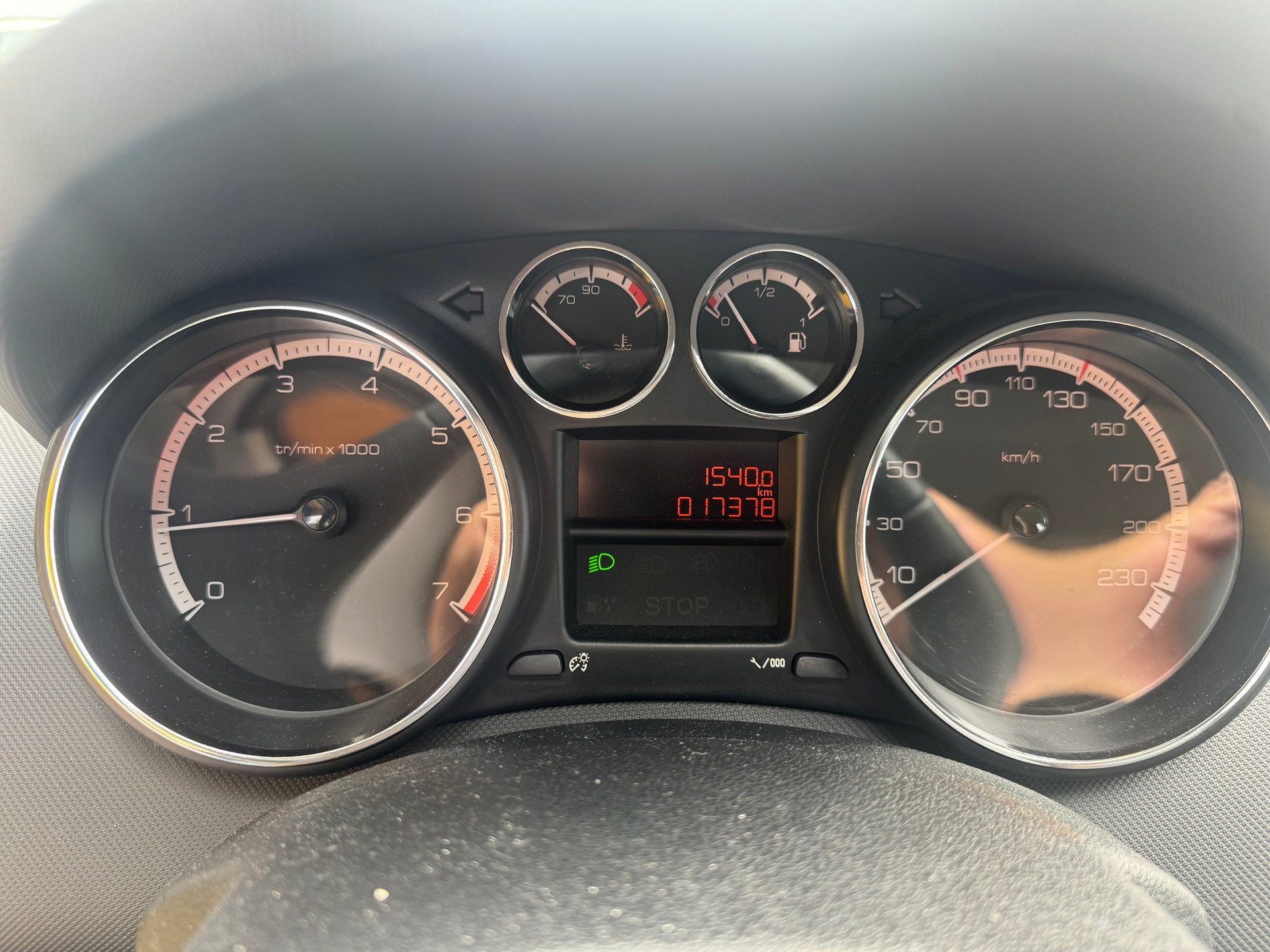 PEUGEOT 308 1.6 16V VTI Active-image-8