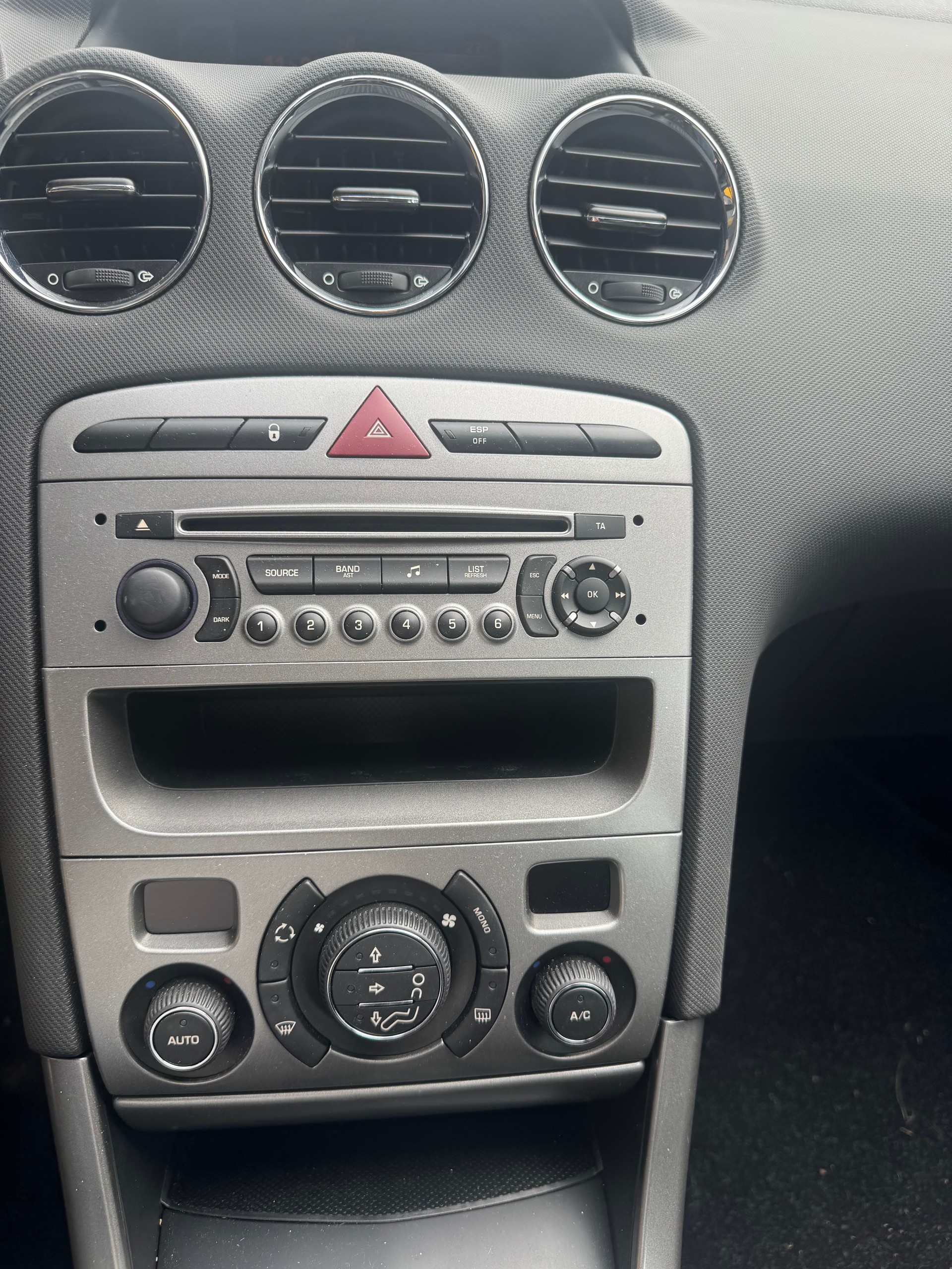 PEUGEOT 308 1.6 16V VTI Active-image-5