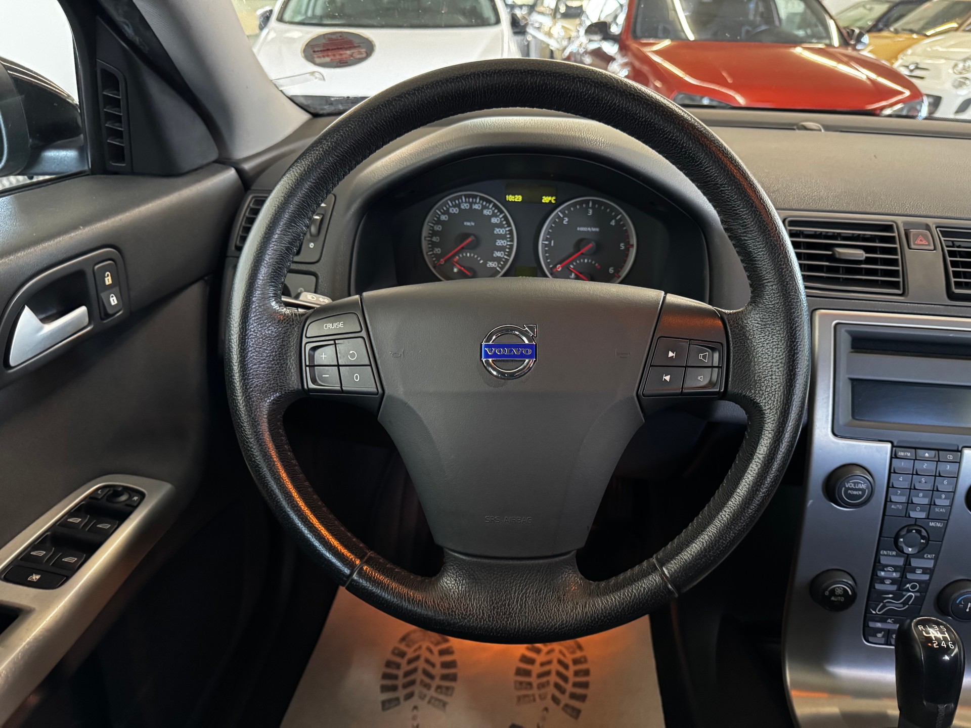 VOLVO V50 2.0D Momentum-image-17