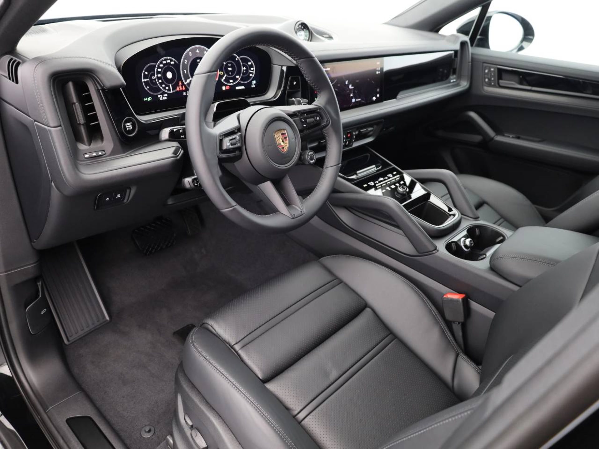 PORSCHE Cayenne Coupé Black Edition-showroom-element-3