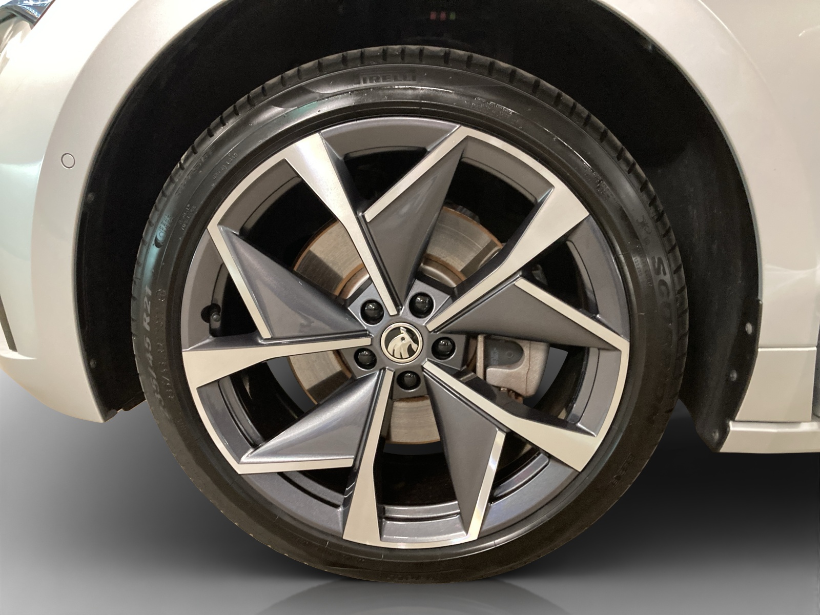 SKODA Enyaq iV 80x RS-image-15