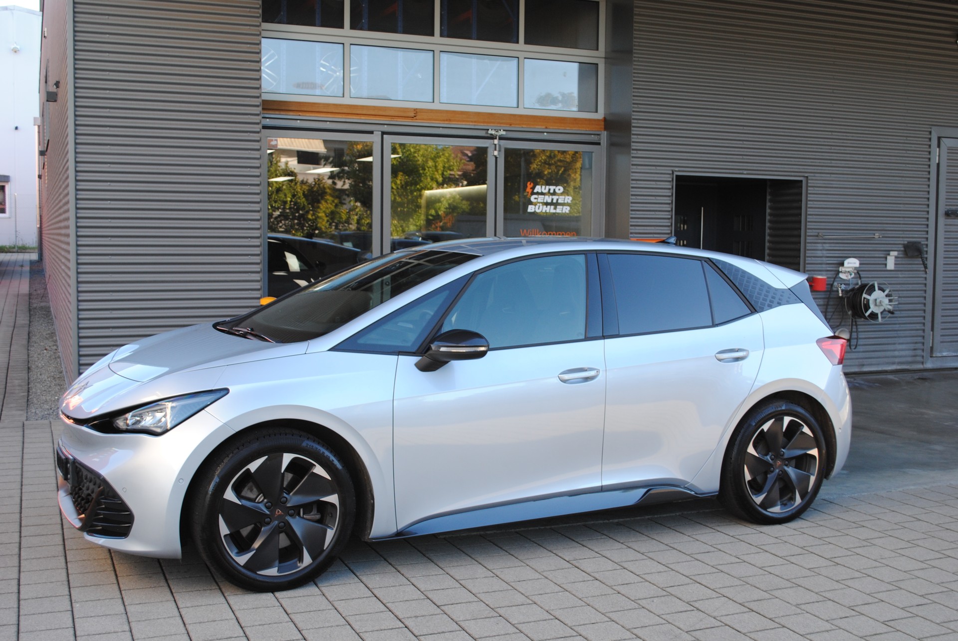 CUPRA Born 58 kWh e-Boost-showroom-element-3