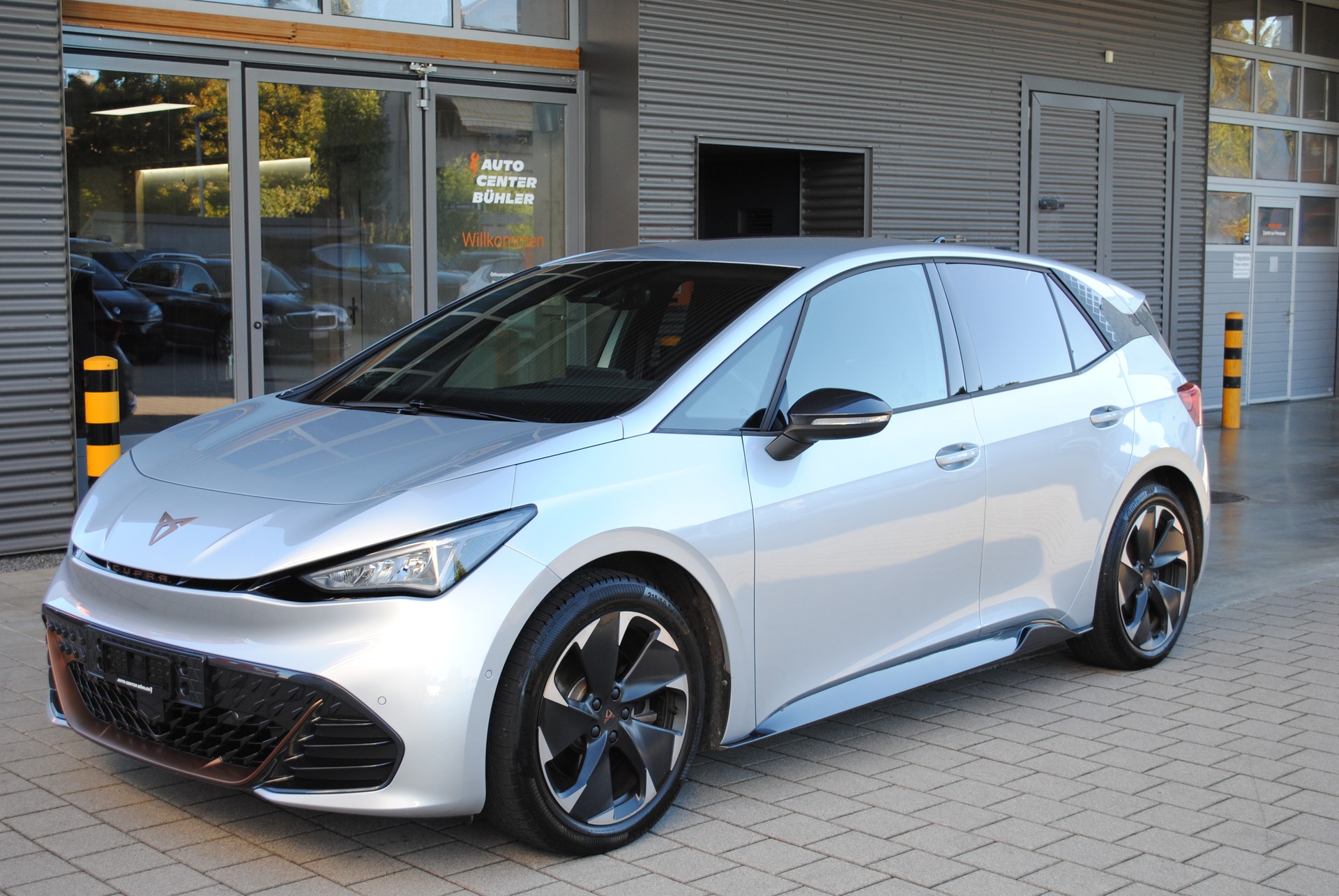 CUPRA Born 58 kWh e-Boost-showroom-element-2