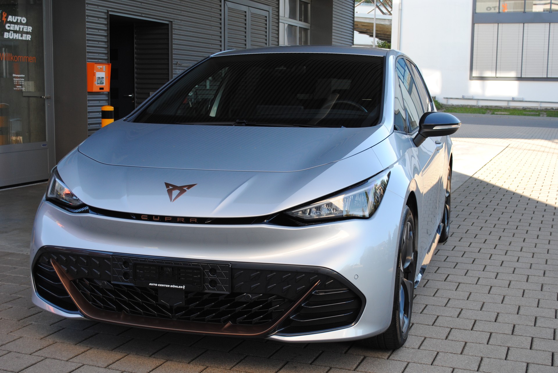 CUPRA Born 58 kWh e-Boost-showroom-element-1
