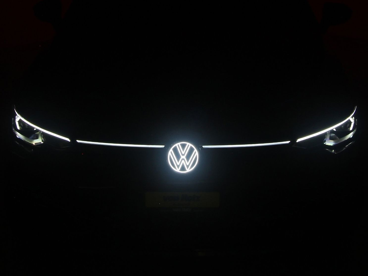 VW Golf VIII Variant 1.5 eTSI R-Line DSG-image-6