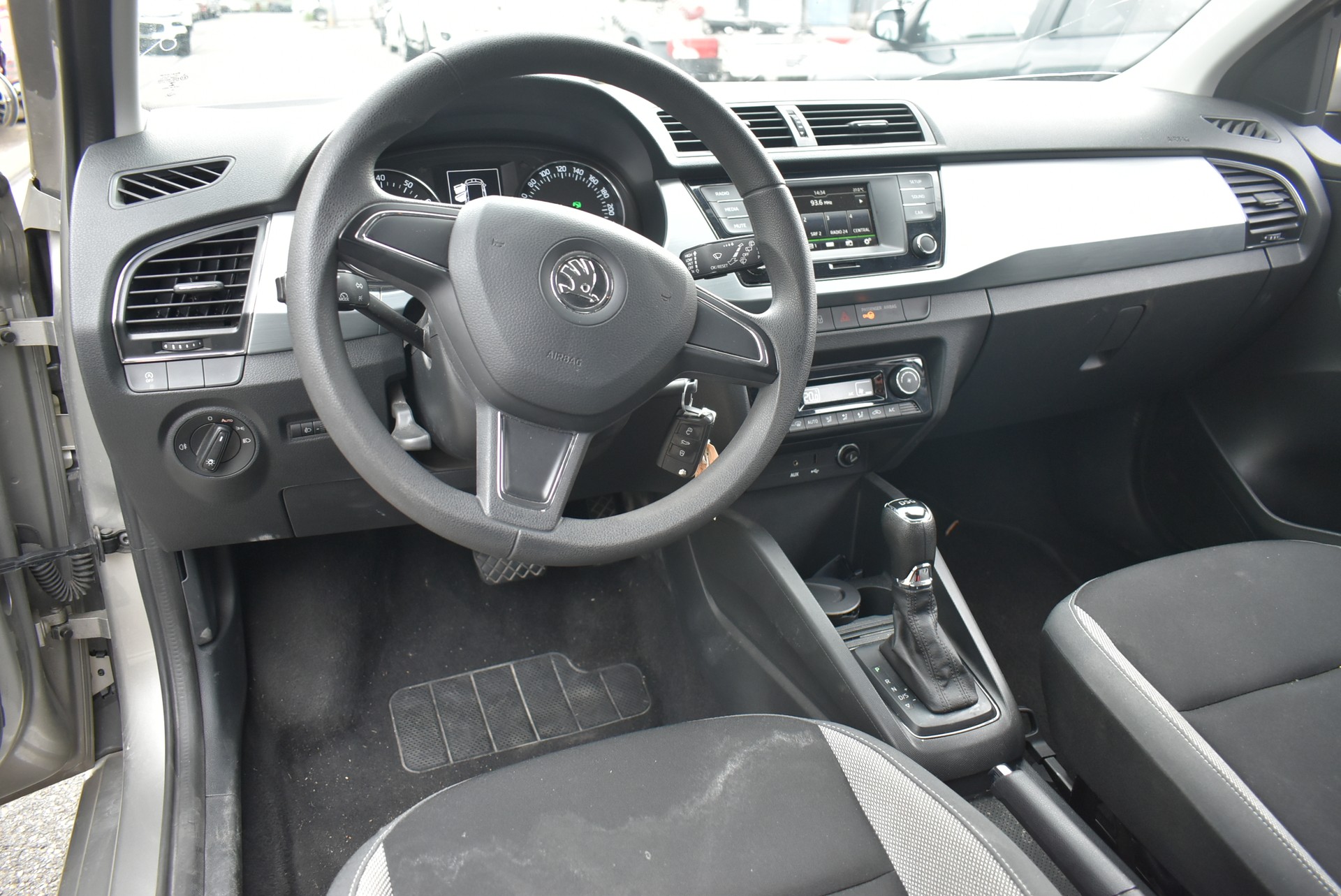 SKODA Fabia 1.2 TSI Swiss Edition DSG-image-3