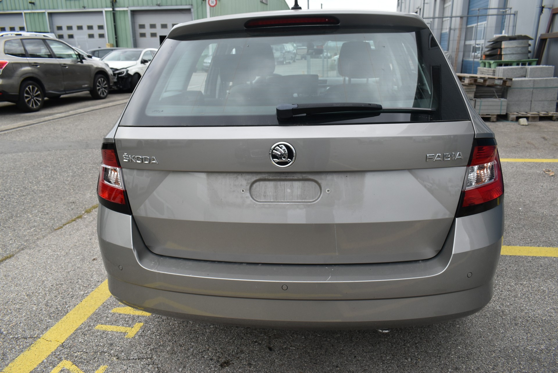 SKODA Fabia 1.2 TSI Swiss Edition DSG-image-10