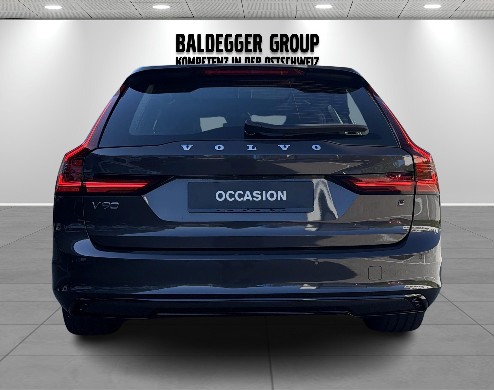 VOLVO V90 2.0 B5 R-Design AWD-image-7