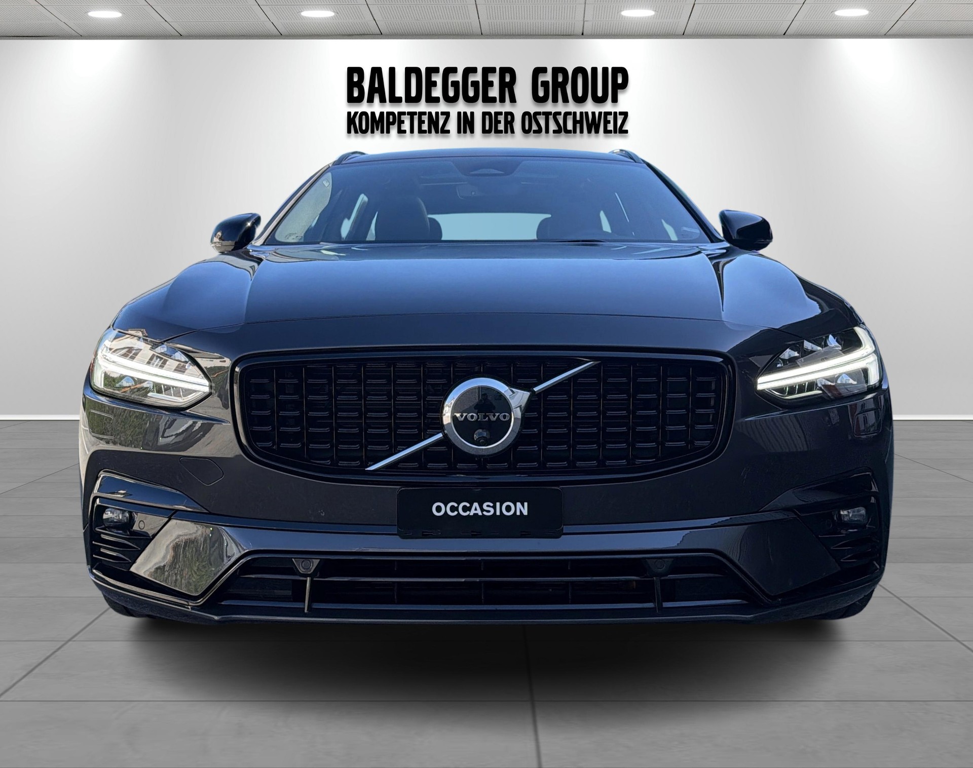 VOLVO V90 2.0 B5 R-Design AWD-image-5