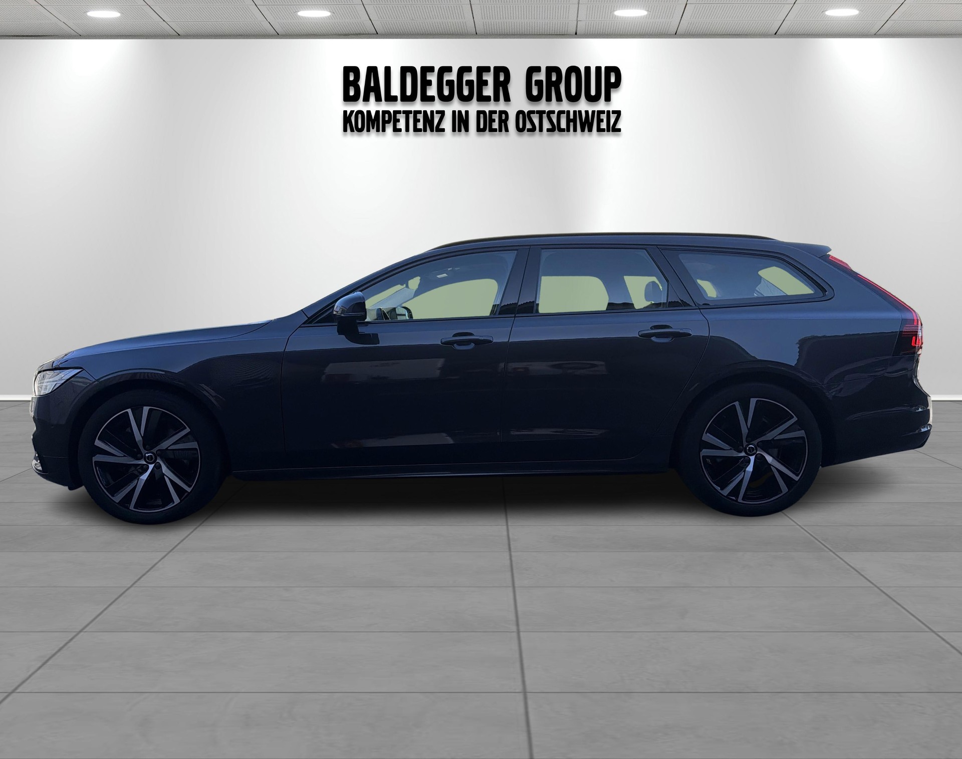 VOLVO V90 2.0 B5 R-Design AWD-image-6