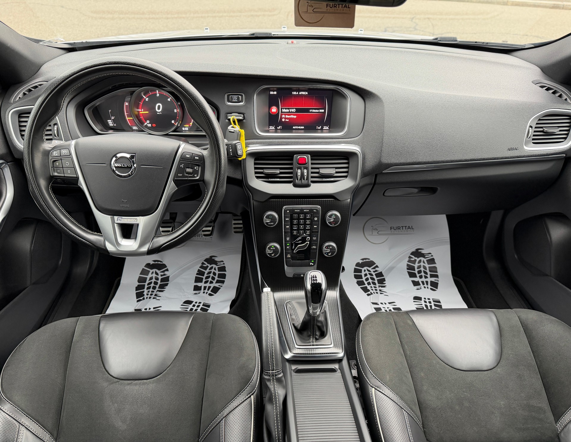 VOLVO V40 D3 R-Design-image-12