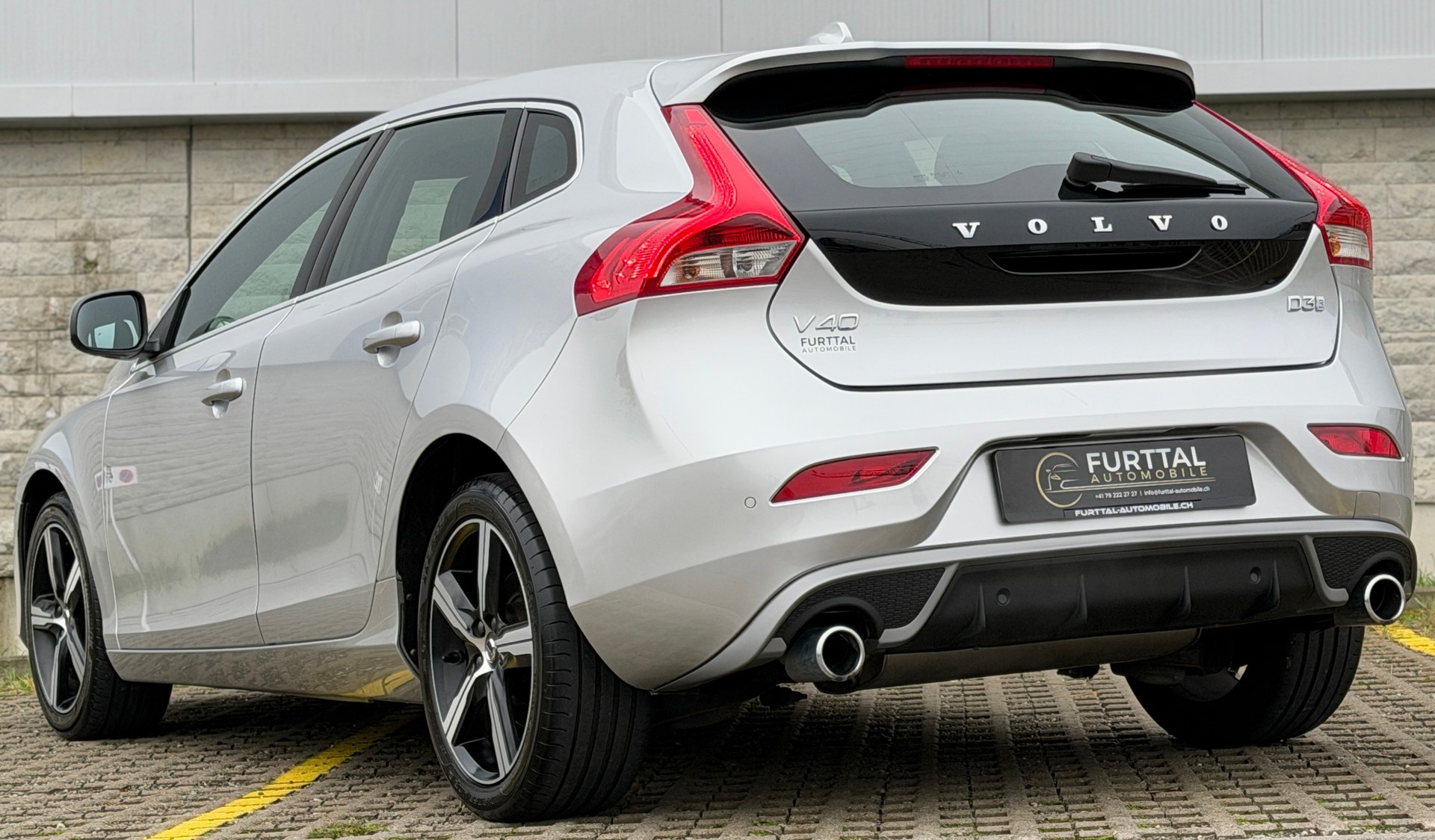 VOLVO V40 D3 R-Design-image-7