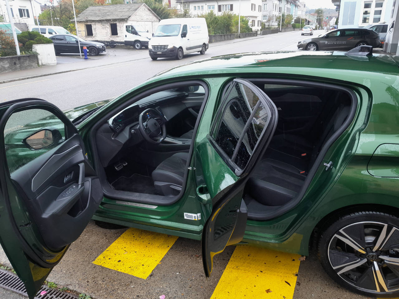 PEUGEOT 308 1.6 PHEV 225 GT-image-5