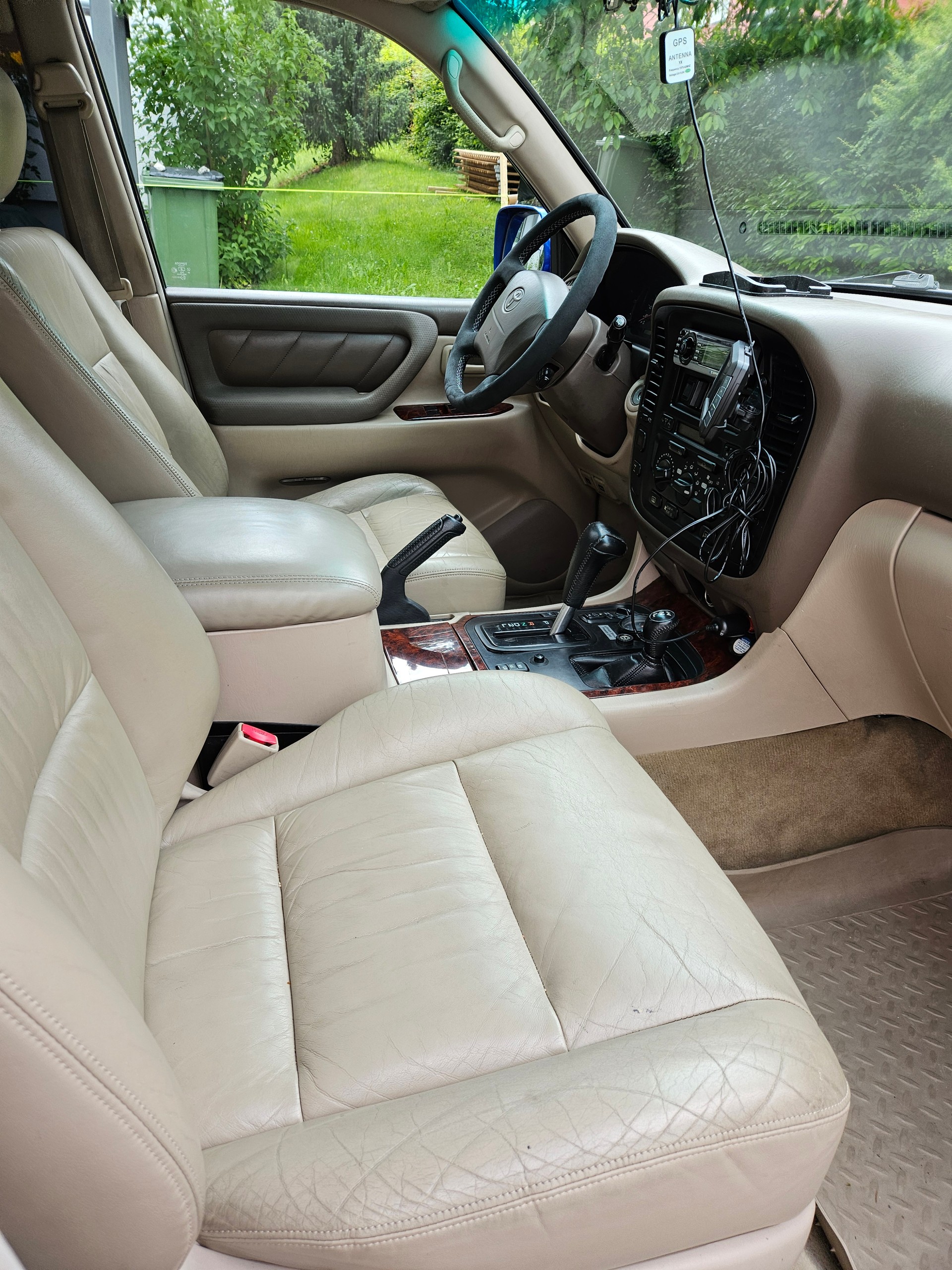 TOYOTA Landcruiser-image-5