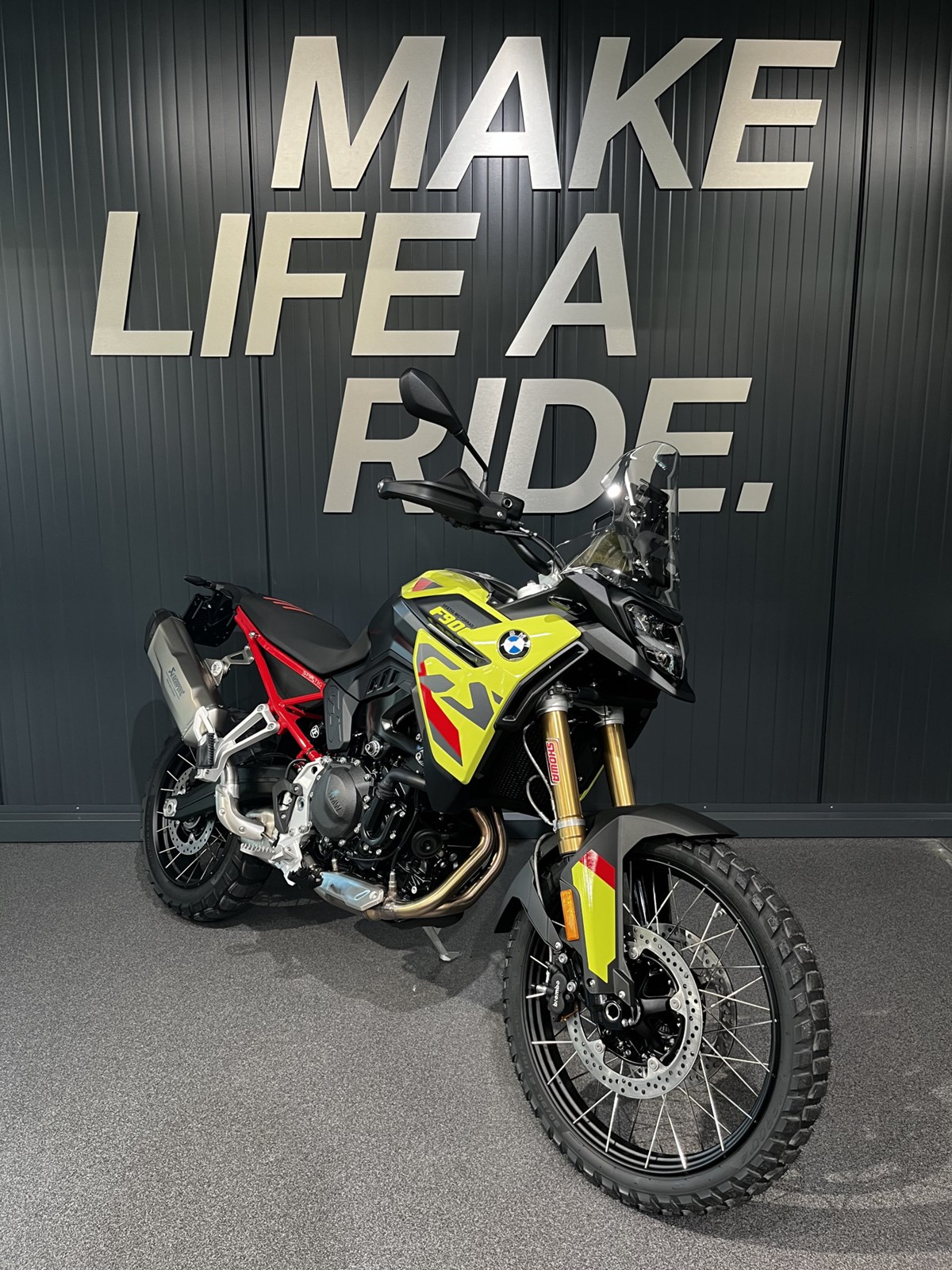 BMW F 900 GS Passion-image-1