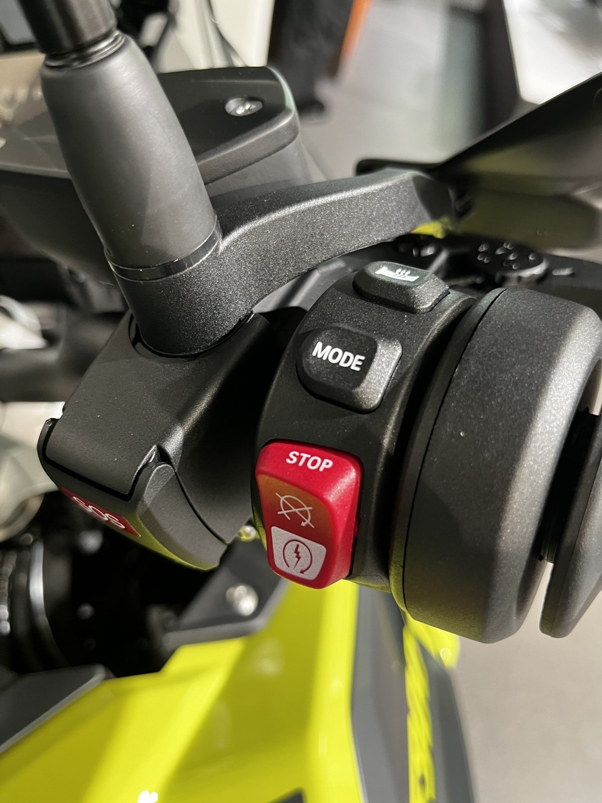 BMW F 900 GS Passion-image-4