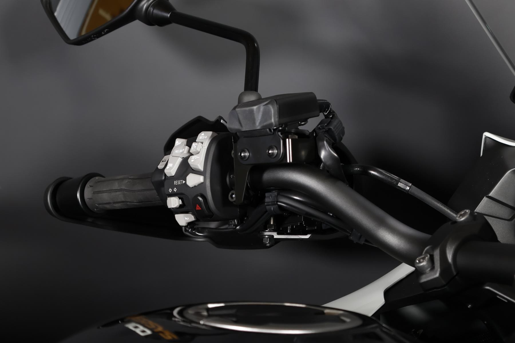 KAWASAKI Versys 1100 SE GT-image-10