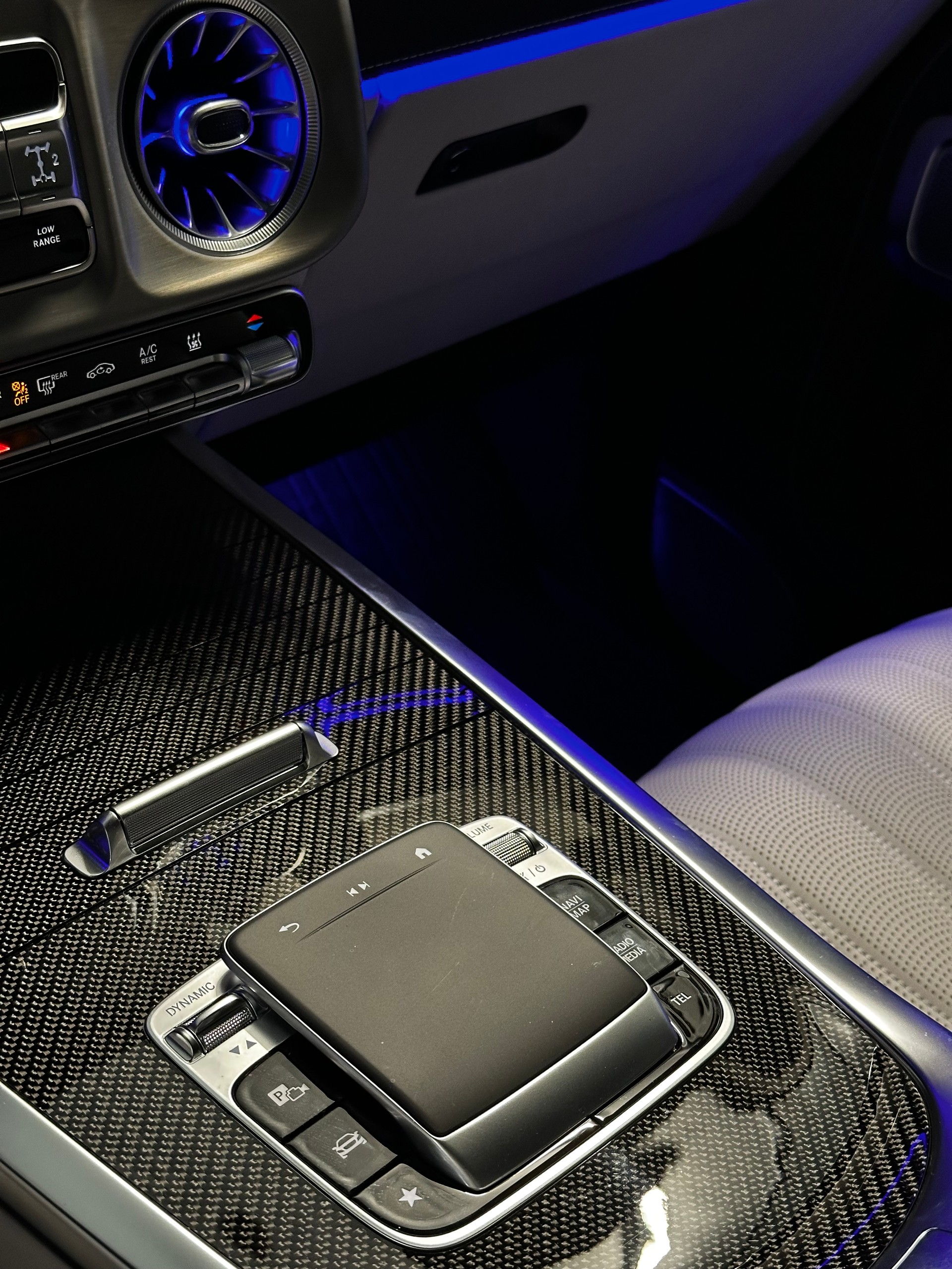 MERCEDES-BENZ G 63 AMG 9G-Tronic-image-16