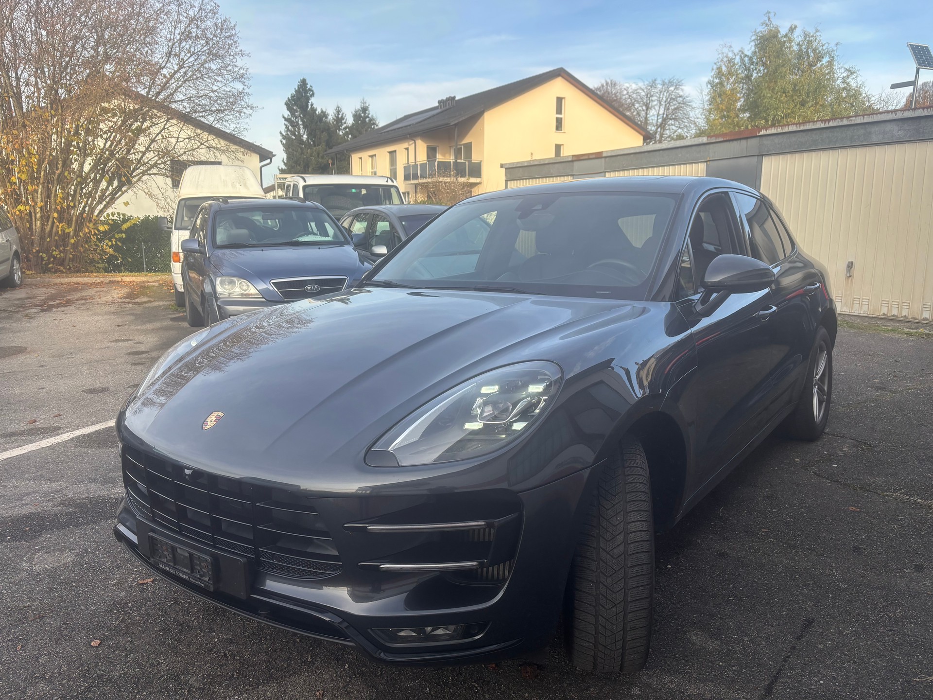 PORSCHE Macan Turbo PDK-image-1