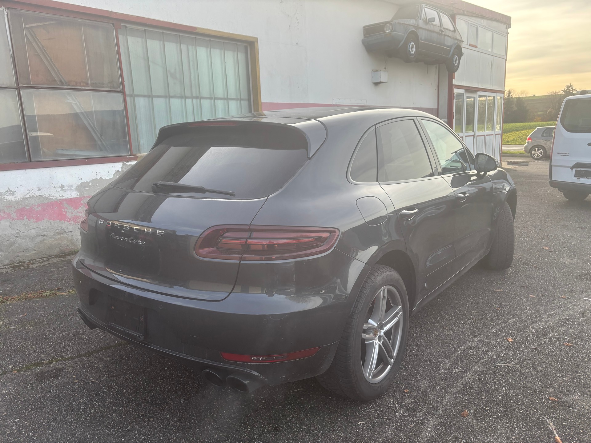 PORSCHE Macan Turbo PDK-image-3