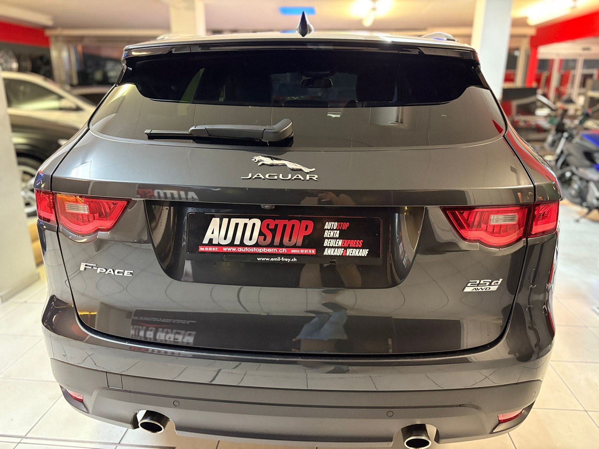 JAGUAR F-Pace 25d Prestige Advantage AWD Automatik-showroom-element-3