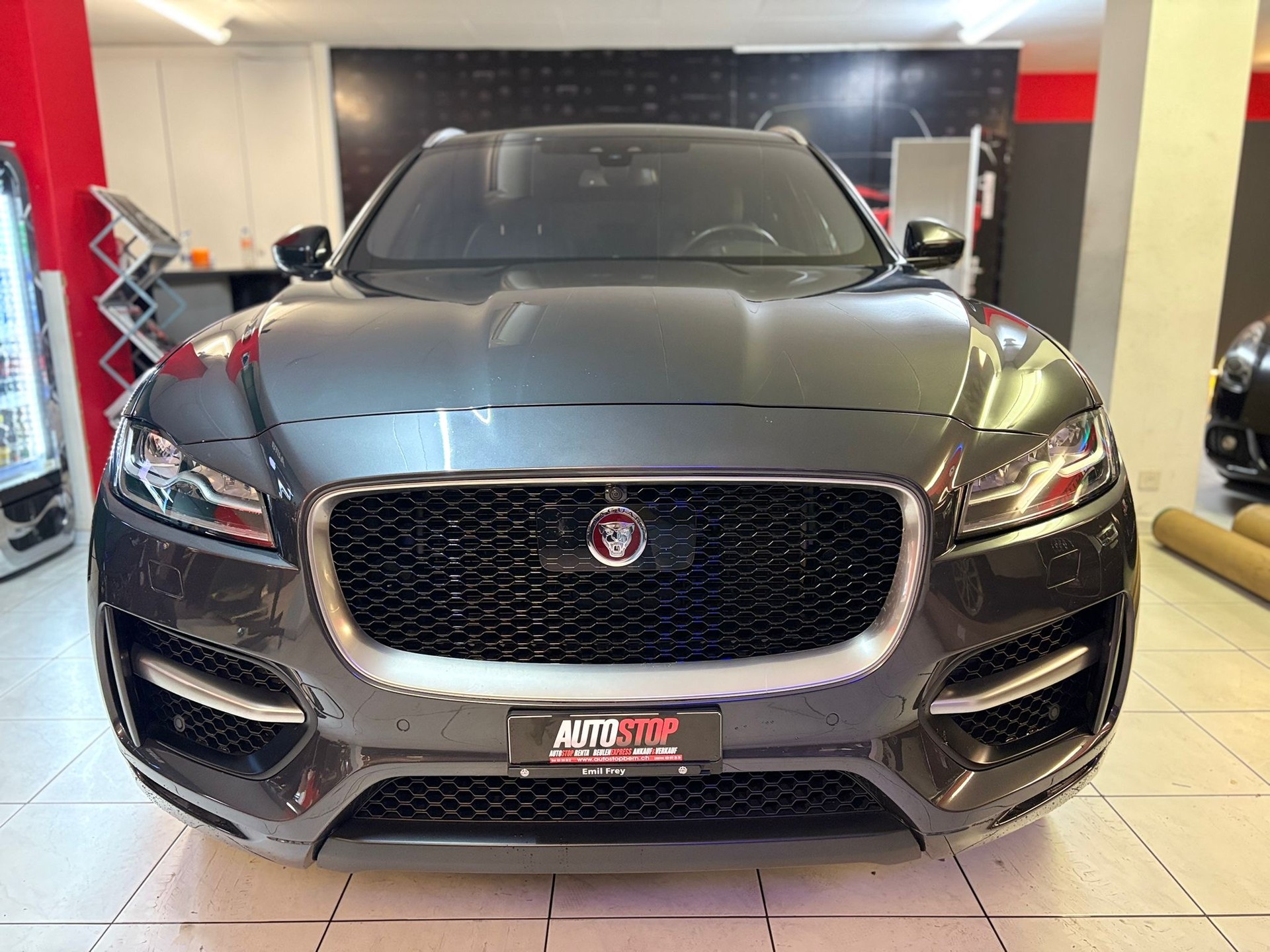 JAGUAR F-Pace 25d Prestige Advantage AWD Automatik