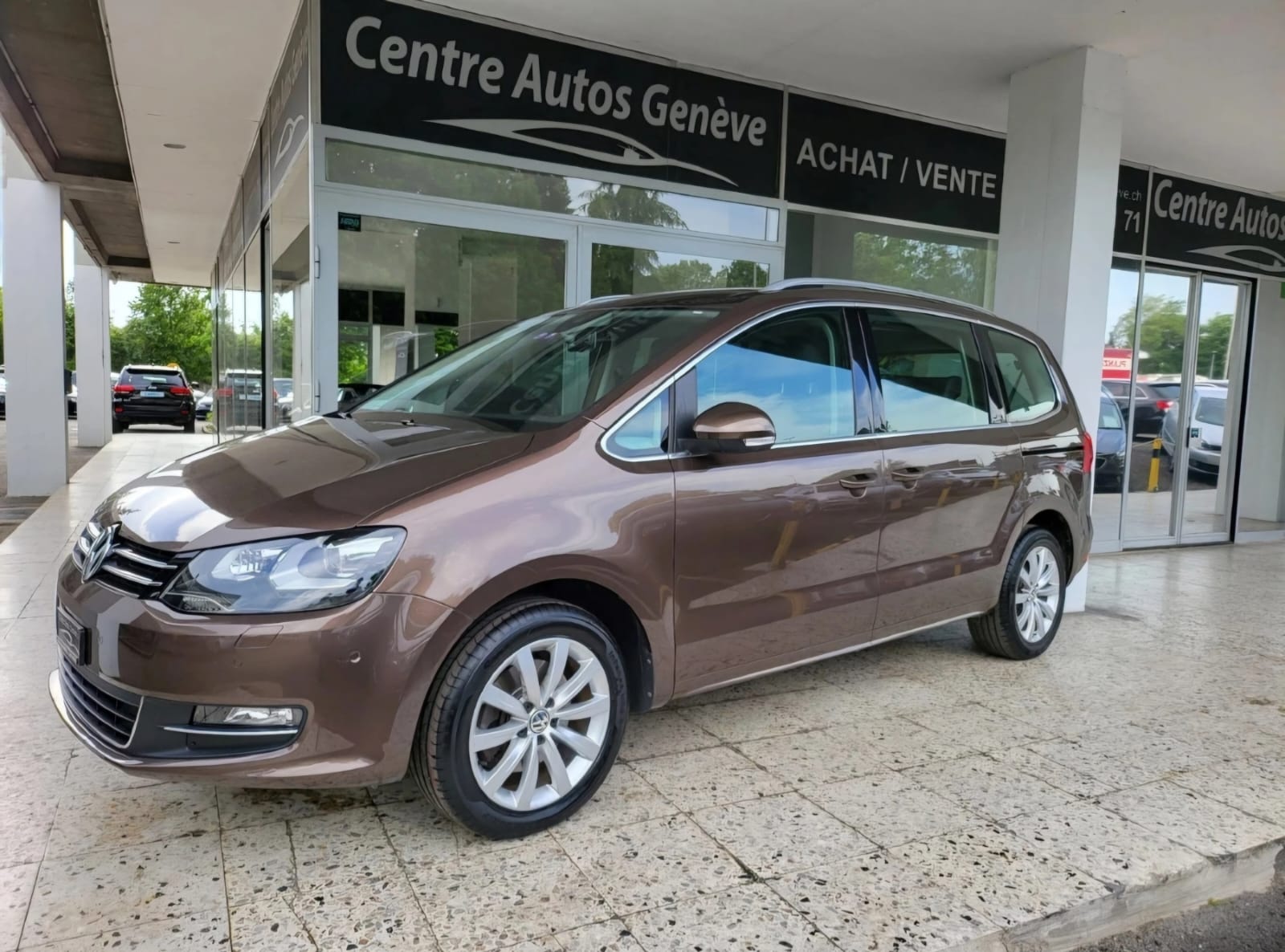 VW Sharan 1.4 TSI BlueMotion Technology Highline DSG-image-2