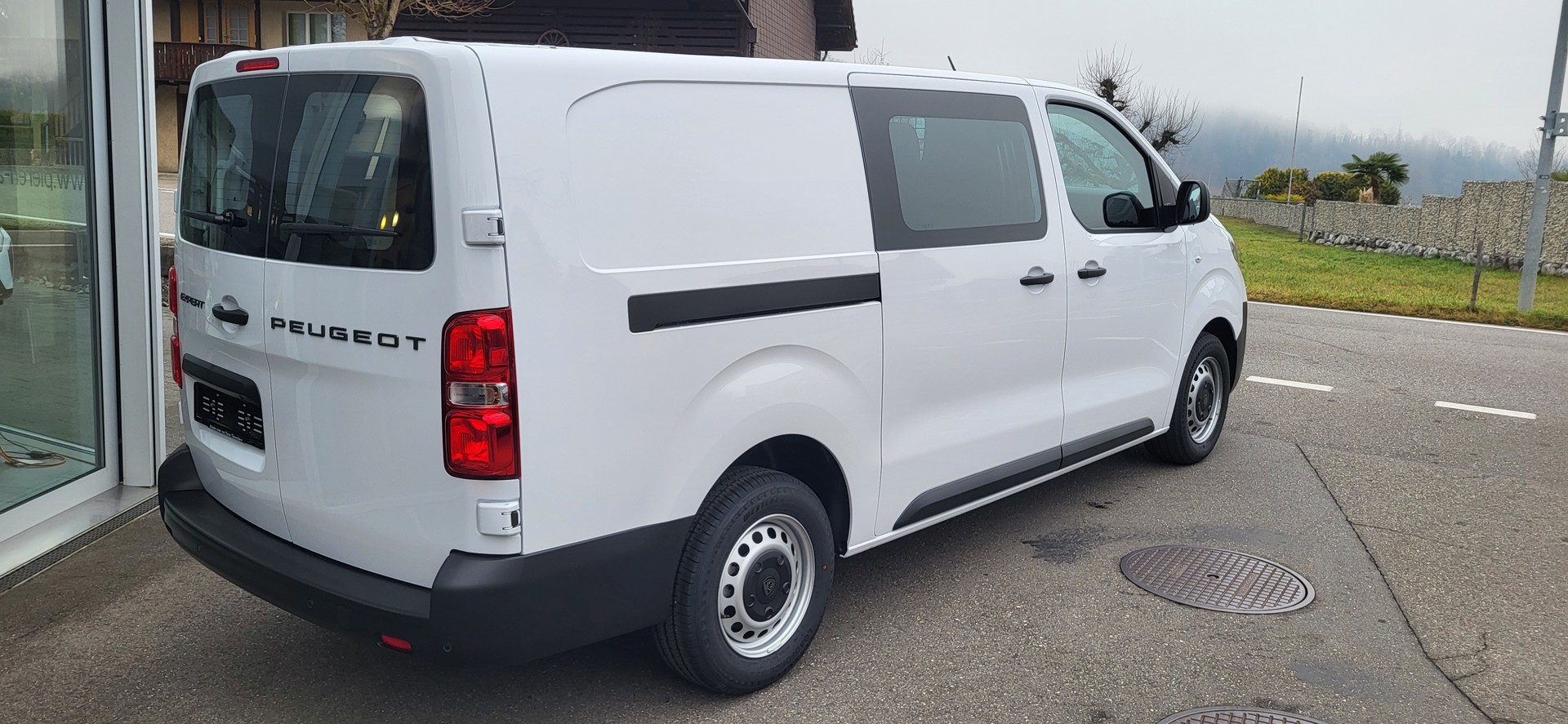 PEUGEOT Expert 2.2 BlueHDi 150 S&S Long-image-3