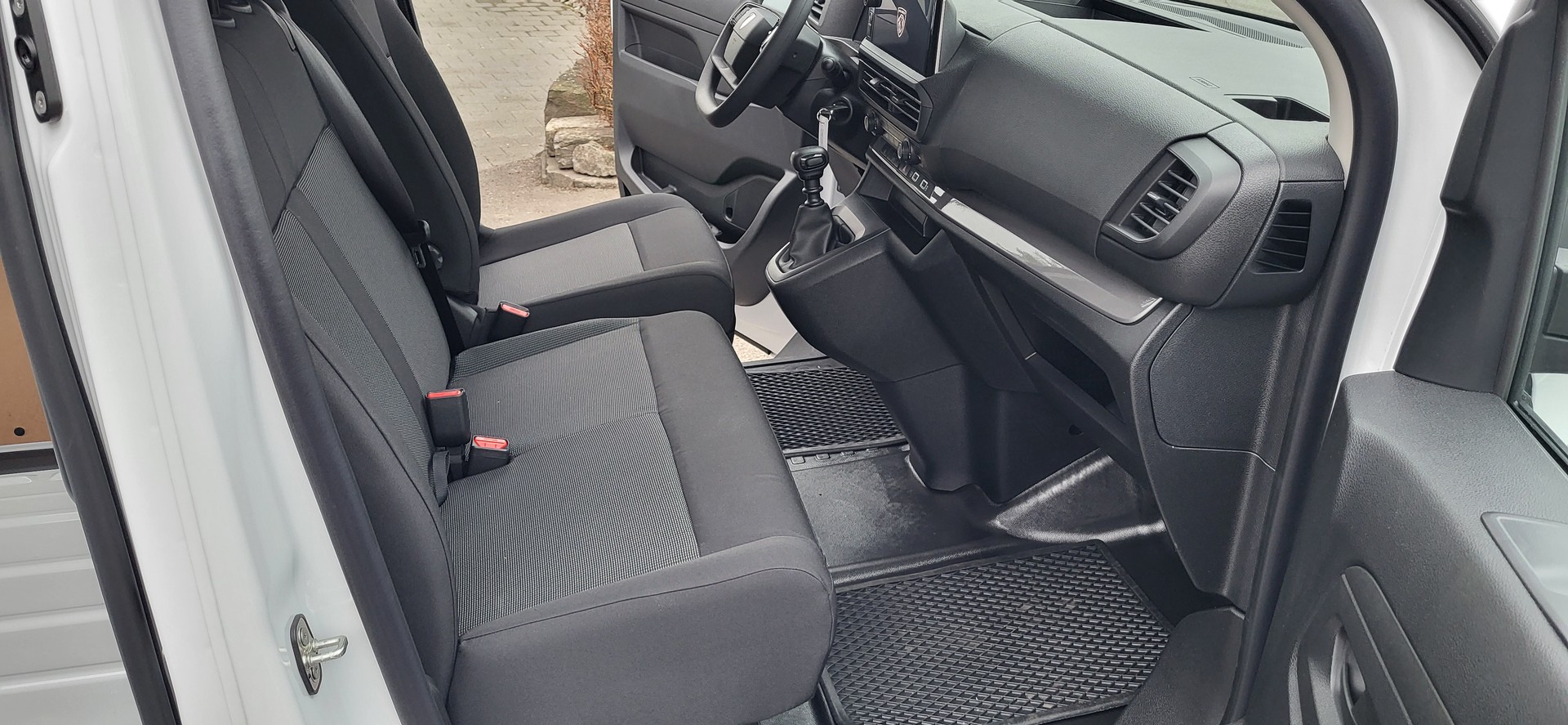 PEUGEOT Expert 2.2 BlueHDi 150 S&S Long-image-7