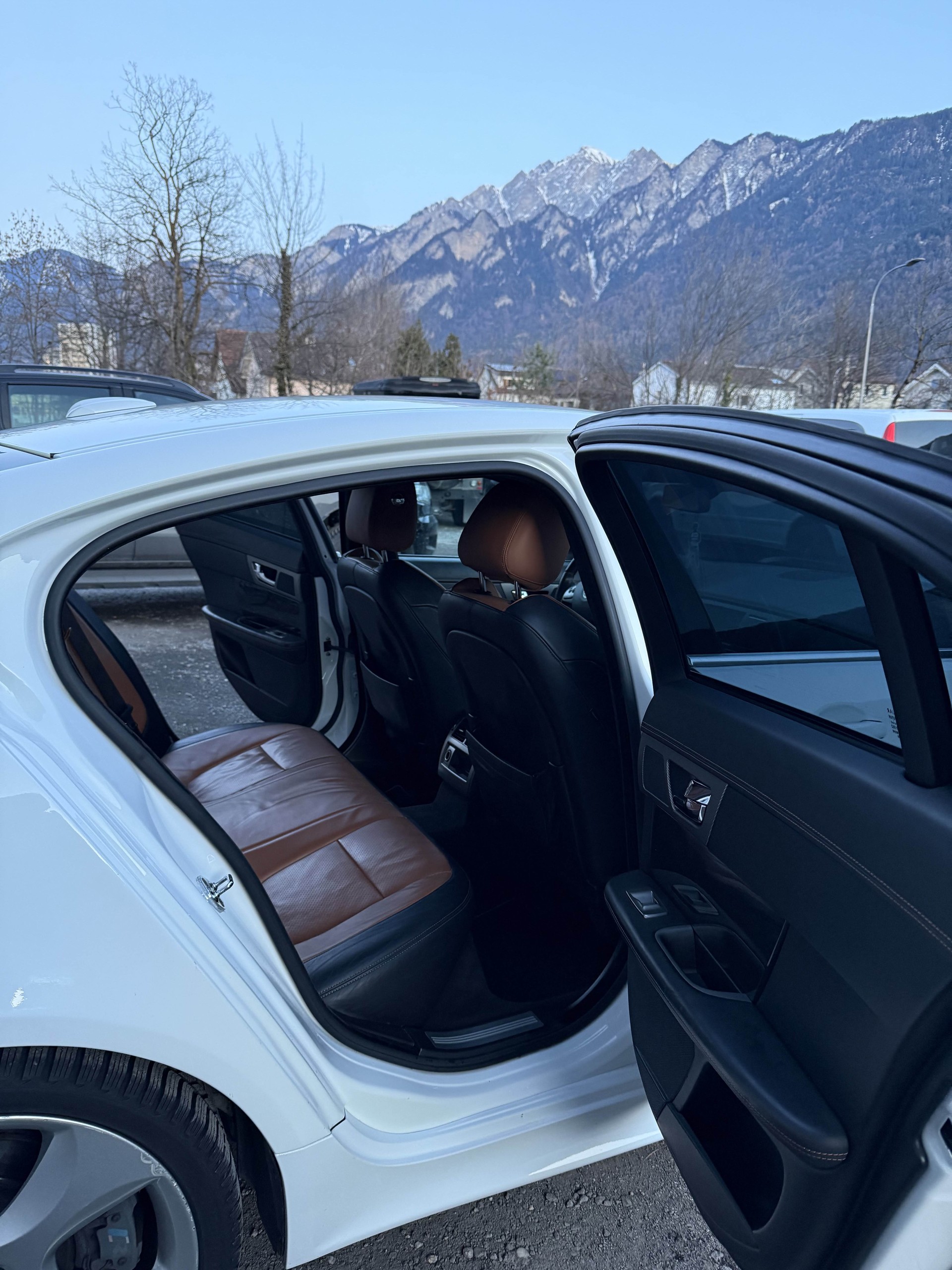 JAGUAR XFR-image-11