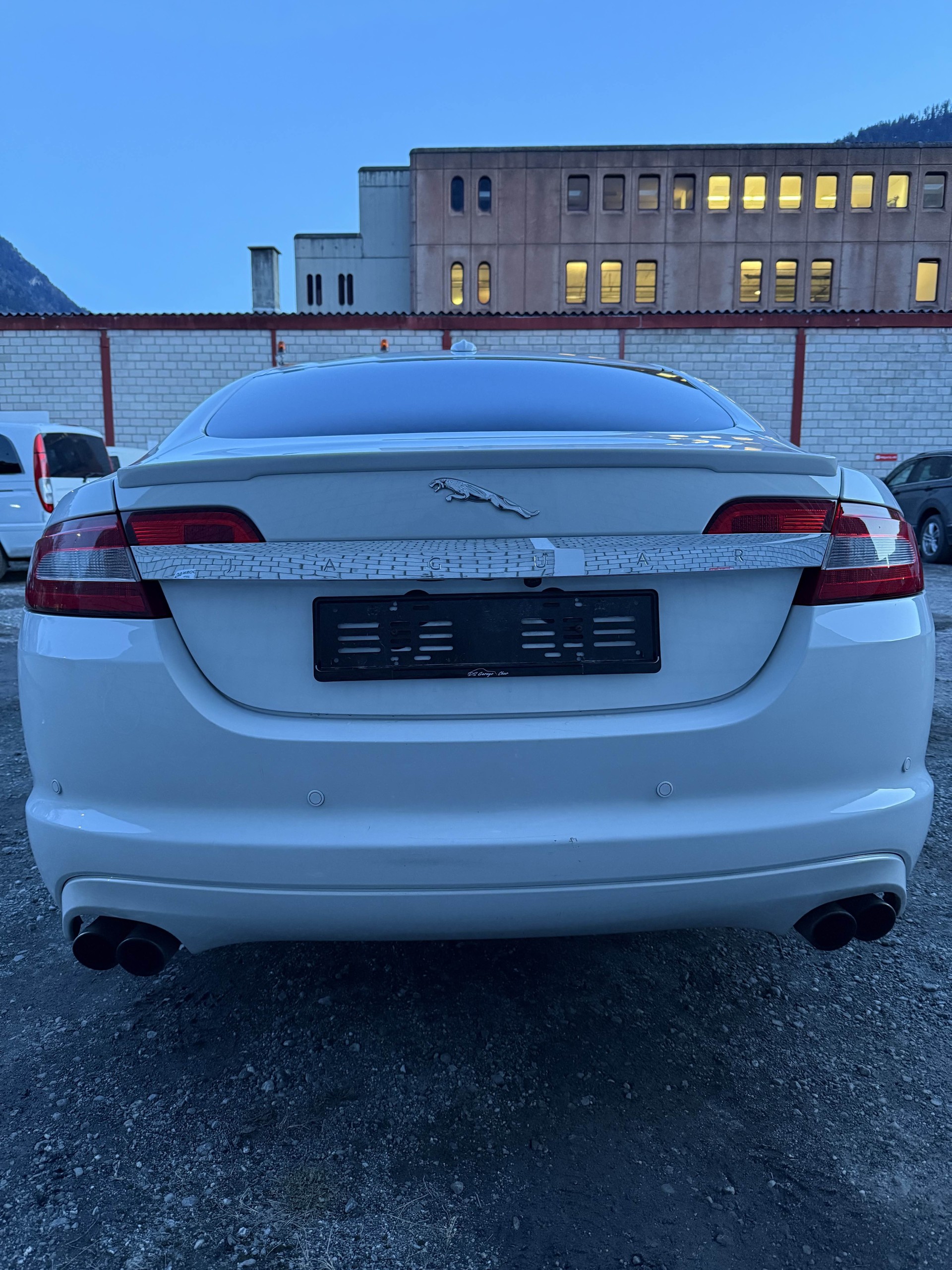 JAGUAR XFR-image-7